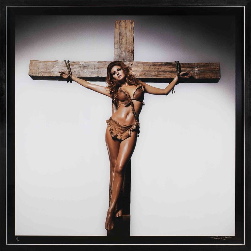Raquel Welch on the Cross, Los Angeles